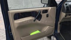 Nissan Terrano II Detalle de puertas